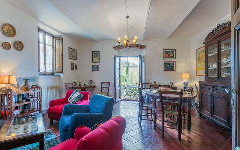 La Terrazza: Meubles, Mur, Design Intérieur, Domicile, Chaise, Sol, Porte, Canapé, Plante D'Appartement, Salon