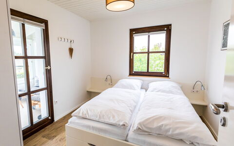 Nest: Chambre, Meubles, Lit, Pièce, Propriété, Plafond, Drap De Lit, Cadre De Lit, Sol, Design Intérieur