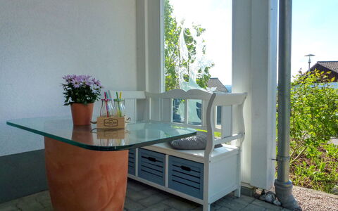 Nest: Plante, Propriété, Fleur, Fenêtre, Pot De Fleur, Plante D'Appartement, Table, Bois, Rectangle, Design Intérieur