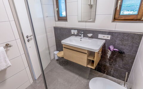 Nest: Miroir, Robinet, Évier, Luminaire Plomberie, Lavabo, Propriété, Violet, Salle De Bains, Design Intérieur, Sol