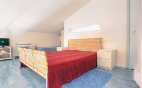 Suite 48: Chambre, Meubles, Lit, Pièce, Propriété, Design Intérieur, Drap De Lit, Mur, Sol, Literie