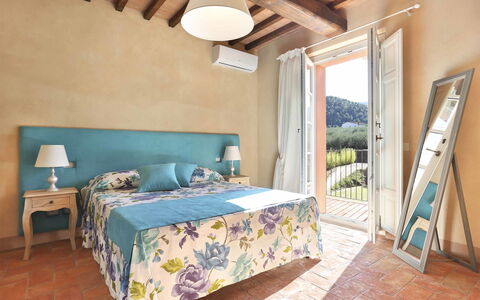 Uva: Chambre, Pièce, Propriété, Meubles, Lit, Drap De Lit, Design Intérieur, Literie, Mur, Bâtiment