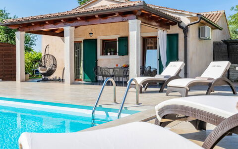 Poli Murvu: Propriété, Maison, Bâtiment, Immobilier, Domicile, Piscine, Villa, Meubles, Patio, Recours