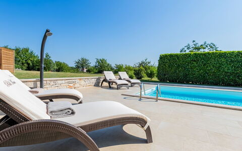 Poli Murvu: Propriété, Mobilier De Jardin, Balancelle, Piscine, Meubles, Immobilier, Domicile, Maison, Vacances, Loisir
