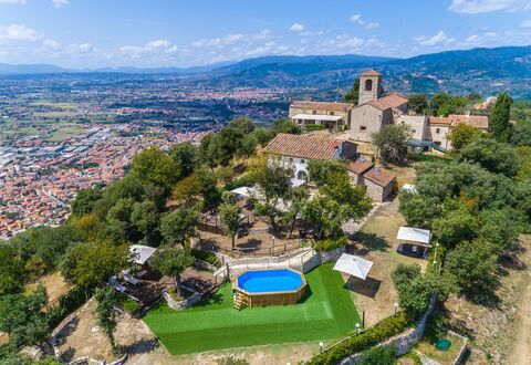 Villa Del Santo Bastiano: Photographie Aérienne, Vue Du Ciel, Propriété, Biens, Ville, Immobilier, Bâtiment, Village De Montagne, Tourisme, La Photographie