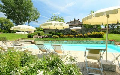 Rapolano Terme 600: Plante, L'Eau, Ciel, Nuage, Meubles, Parapluie, Arbre, Fleur, Mobilier De Jardin, Piscine