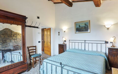 Casale Ulisse: Propriété, Meubles, Bâtiment, Cadre, Bleu Azur, Bois, Design Intérieur, Maison, Confort, Sol
