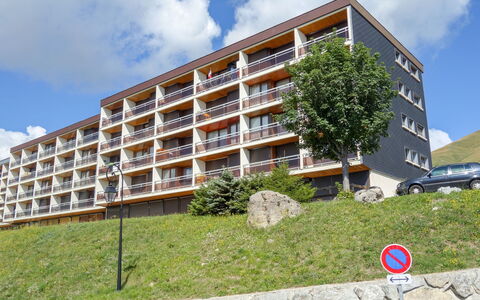 Champ Bozon: Propriété, Zone Résidentielle, Appartement, Bâtiment, Condominium, Immobilier, Maison, Architecture, Pièce, Lot Terre
