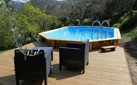 Il Casale: L'Eau, Piscine, Mobilier De Jardin, Ombre, Rectangle, Bois, Composite, Arbre, Loisir, Plante