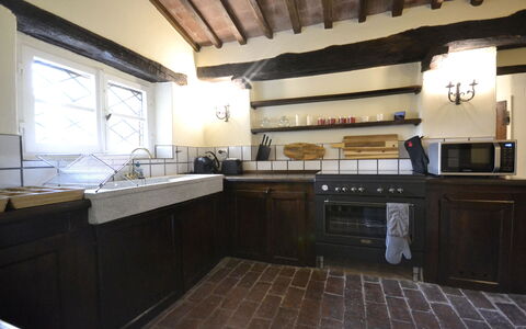 Villa Del Castagno: Propriété, Pièce, Cuisine, Comptoir, Cabinetry, Bâtiment, Meubles, Maison, Sol, Design Intérieur
