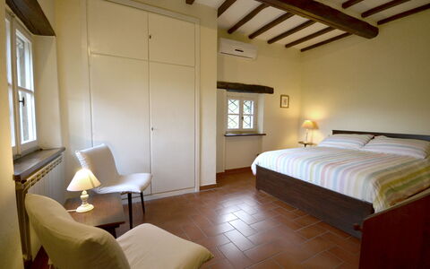 Villa Del Castagno: Chambre, Pièce, Lit, Meubles, Propriété, Bâtiment, Design Intérieur, Drap De Lit, Cadre De Lit, Matelas