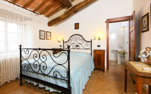 Podere dei Venti: Propriété, Pièce, Lit, Meubles, Chambre, Bâtiment, Cadre De Lit, Design Intérieur, Immobilier, Sol