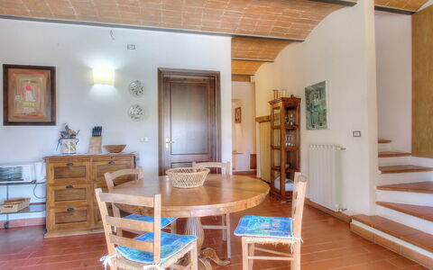 Grosseto 860: Pièce, Bâtiment, Propriété, Meubles, Design Intérieur, Maison, Sol, Table, Plafond, Salle À Manger