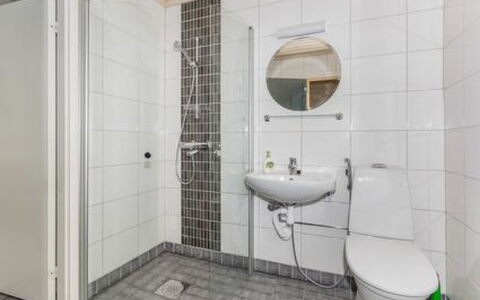 Hästöskata B: Sol, Mur, Sol, Luminaire Plomberie, Bois, Plafond, Design Intérieur, Salle De Bains, Pièce, Plomberie