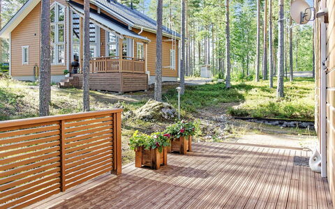 Pielislinna Loma-Koli: Meubles, Chaise, Mobilier De Jardin, Table, Bois, Tableau De Plein Air, Table Cuisine Et Salle A Manger, Ombre, Jardin, Parapluie
