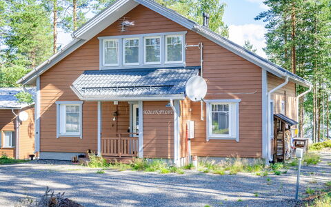Kolinpilvi: Arbre, Banque, Maison, Chalet, Lac, Étang, Forêt, Cabane En Rondins