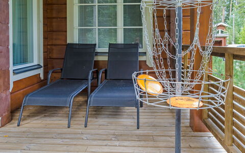 Villa Utu: Meubles, Chaise, Mobilier De Jardin, Table, Bois, Tableau De Plein Air, Table Cuisine Et Salle A Manger, Ombre, Jardin, Parapluie