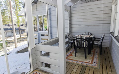 Karjalan Heili 7: Meubles, Chaise, Mobilier De Jardin, Table, Bois, Tableau De Plein Air, Table Cuisine Et Salle A Manger, Ombre, Jardin, Parapluie