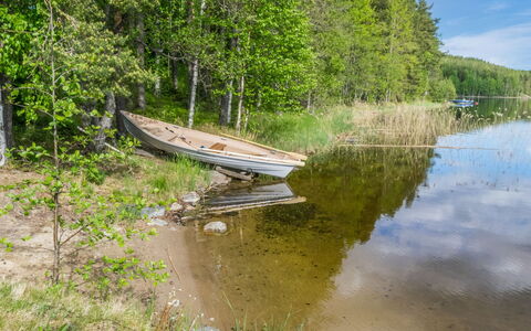 Lohi, Cjoe237 a: Arbre, Banque, Maison, Chalet, Lac, Étang, Forêt, Cabane En Rondins