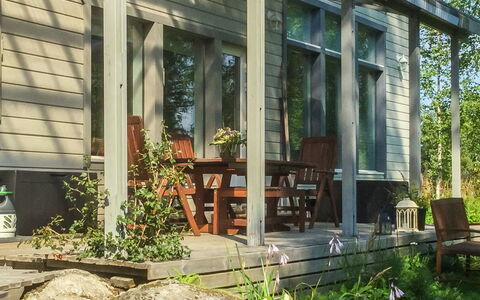 Annelinniemi: Meubles, Chaise, Mobilier De Jardin, Table, Bois, Tableau De Plein Air, Table Cuisine Et Salle A Manger, Ombre, Jardin, Parapluie