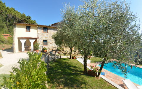 Batticapo di Ilaria: Propriété, Immobilier, Maison, Arbre, Bâtiment, Piscine, Domicile, Villa, Appartement, Vacances