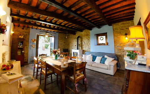 Podere L'istrice: Propriété, Pièce, Bâtiment, Design Intérieur, Plafond, Meubles, Immobilier, Maison, Biens, Salon