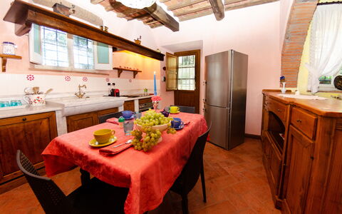 Villa Il Borghetto: Pièce, Propriété, Meubles, Bâtiment, Design Intérieur, Cuisine, Maison, Sol, Table, Immobilier