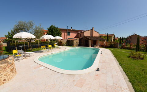 Al Vecchio Pozzo: Piscine, Propriété, Immobilier, Maison, Domicile, Bâtiment, Zone Résidentielle, Biens, Loisir, Recours