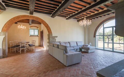 Villa Mezzavia: Bâtiment, Propriété, Pièce, Plafond, Design Intérieur, Sol, Biens, Architecture, Maison, Faisceau