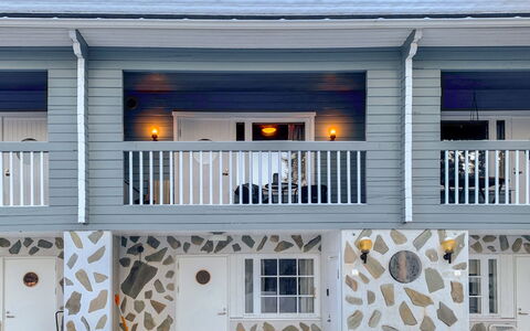 Ruka-Ihtinki 4 a 3: Composite, Porte, Béton, Ombre, Siding, Chaise, Balcon, Hôtel, Escaliers, Mobilier De Jardin