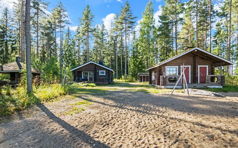 Villa Paloska, Cjoe054: Chalet, Maison, Domicile, Toit, Zone Rurale, Lot Terre, Cabane En Rondins, Des Bois, Siding, Mélèze