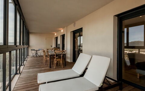 Porto Vecchio 123: Propriété, Pièce, Bâtiment, Design Intérieur, Meubles, Maison, Sol, Immobilier, Architecture, Suite