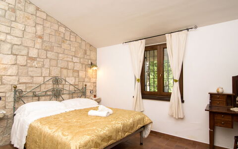 Domus Incantada: Chambre, Meubles, Pièce, Lit, Propriété, Design Intérieur, Mur, Drap De Lit, Cadre De Lit, Sol