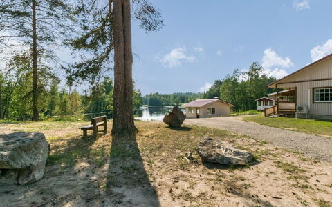 Villa Kaisla: Arbre, Environnement Naturel, Paysage, Lot Terre, Chalet, Zone Rurale, Cabane En Rondins, Réservoir, Des Bois, Cabane