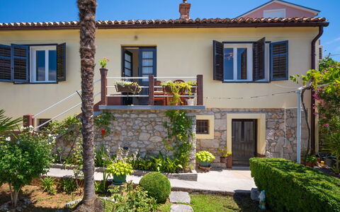 Jelena: Propriété, Maison, Domicile, Bâtiment, Zone Résidentielle, Immobilier, Biens, Façade, Quartier, Architecture