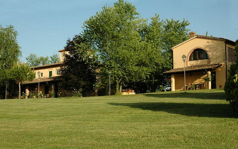 Montespertoli Apartments