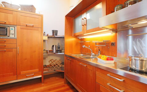 Sunset B 11: Comptoir, Cabinetry, Bâtiment, Propriété, Meubles, Tiroir, Appareil De Cuisine, Cuisine, Cuisinière, Bois