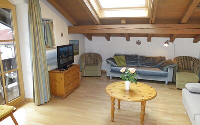 Wohnung 8 (Am Sonneneck) 201.4: Pièce, Propriété, Meubles, Bâtiment, Design Intérieur, Sol, Table, Maison, Plafond, Salon