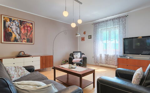 Corina: Pièce, Meubles, Design Intérieur, Propriété, Salon, Bâtiment, Sol, Immobilier, Plafond, Mur