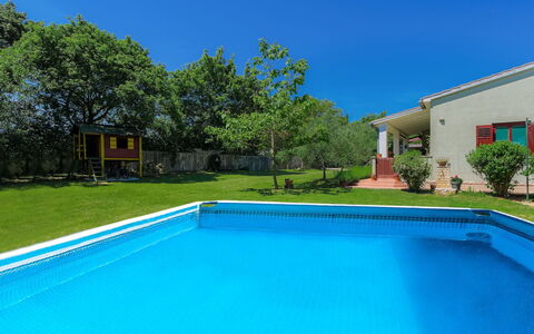Corina: Propriété, Piscine, Immobilier, Maison, Domicile, Biens, Zone Résidentielle, Bâtiment, Loisir, Herbe