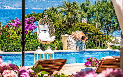 Villa Mutnik: Mobilier De Jardin, Recours, Piscine, Parapluie, Été, Meubles, Loisir, Vacances, Mer, Eco Hôtel
