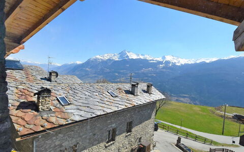 Maison chez Nous: Montagne, Montagnes Relief, Chaîne De Montagnes, Propriété, Alpes, Ciel, Mur, Toit, Station De Montagne, Bâtiment