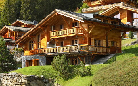 Chalet Maurice: Maison, Propriété, Domicile, Bâtiment, Paysage Naturel, Immobilier, Biens, Cabane En Rondins, Chalet, Architecture