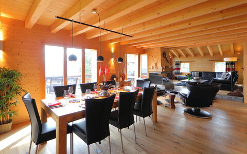 Chalet Maurice: Pièce, Bâtiment, Design Intérieur, Propriété, Sol, Salle À Manger, Plafond, Meubles, Restaurant, Maison