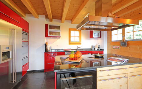 Chalet Maurice: Cabinetry, Comptoir, Propriété, Meubles, Évier, Cuisine, Bois, Appareil De Cuisine, Evier, Orange