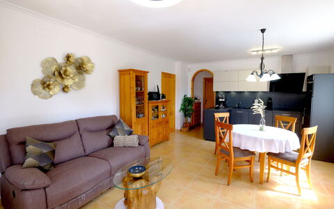 Villa Luz del Sol: Plante, L'Eau, Propriété, Meubles, Bâtiment, Table, Fenêtre, Bleu Azur, Chaise, Design Intérieur