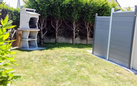 L'Olivier: Propriété, Herbe, Pelouse, Cour, Arrière-Cour, Jardin, Immobilier, Lot Terre, Domicile, Maison