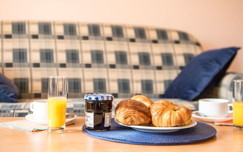 Carnac 176: Aliments, Petit Déjeuner, Plat, Repas, Brunch, Cuisine, Ingrédient, Table, Pièce