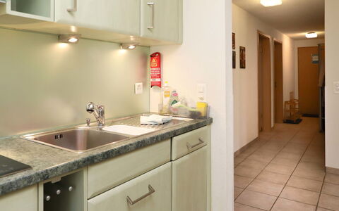 Belmi: Evier, Robinet, Évier, Cabinetry, Propriété, Comptoir, Meubles, Luminaire Plomberie, Bâtiment, Cuisine