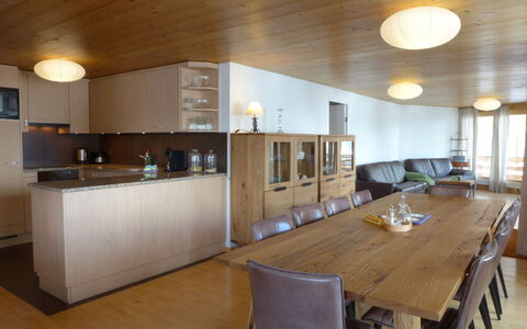 Mürren 300: Pièce, Bâtiment, Propriété, Meubles, Comptoir, Design Intérieur, Sol, Plafond, Cuisine, Éclairage